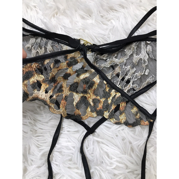 Victoria's Secret Lingerie Brazilian Thong Leopard Lace Strappy Crotchless L - Picture 6 of 6